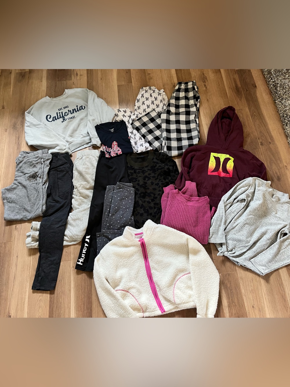 Girls Size 14/16 Clothing Bundle 13pc Hurley Old Navy Joggers Sweaters